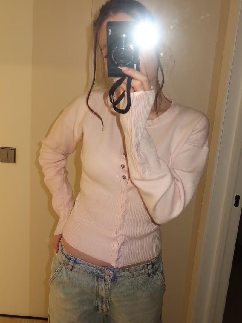 Elegant Waist-cinching Cardigan