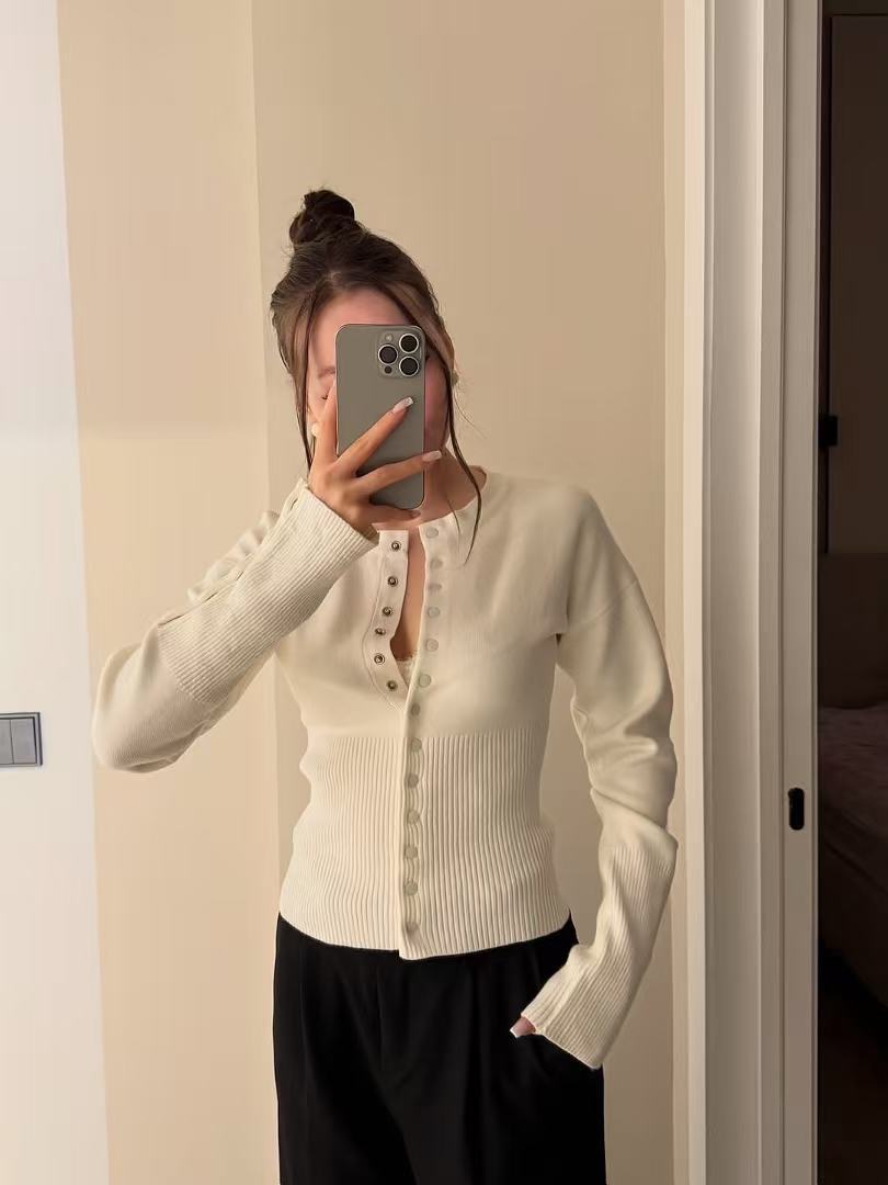 Elegant Waist-cinching Cardigan