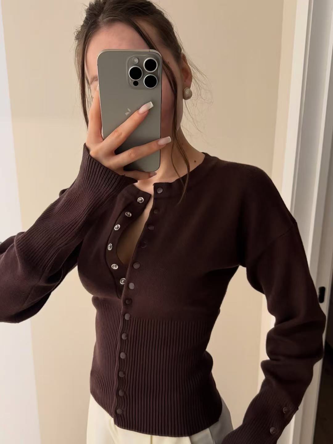 Elegant Waist-cinching Cardigan